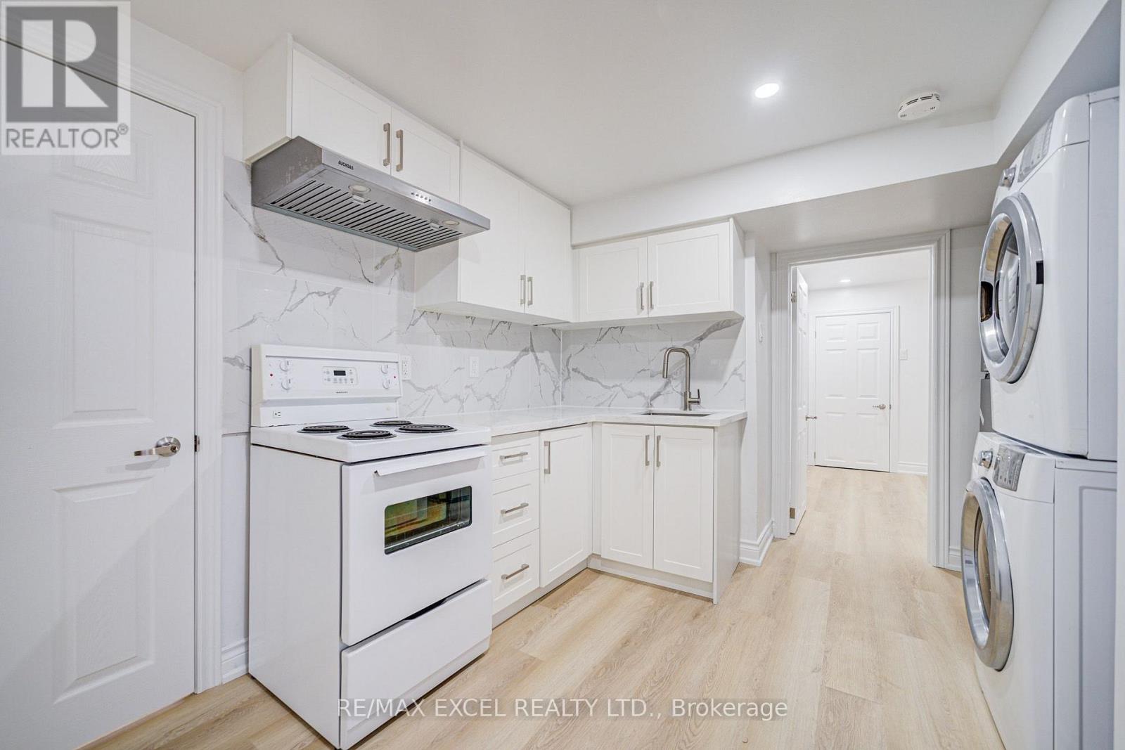 8 Simsbury Court, Markham (Milliken Mills West), Ontario  L3R 3G7 - Photo 35 - N13781606