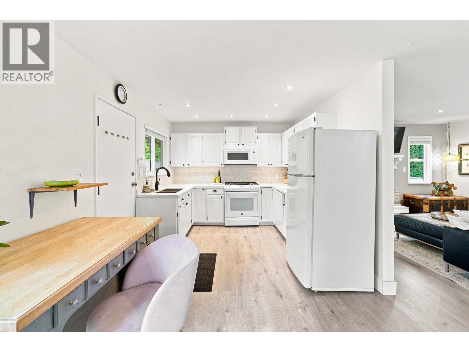 300 E 25th Street, North Vancouver, British Columbia  V7N 1A3 - Photo 25 - R3164981