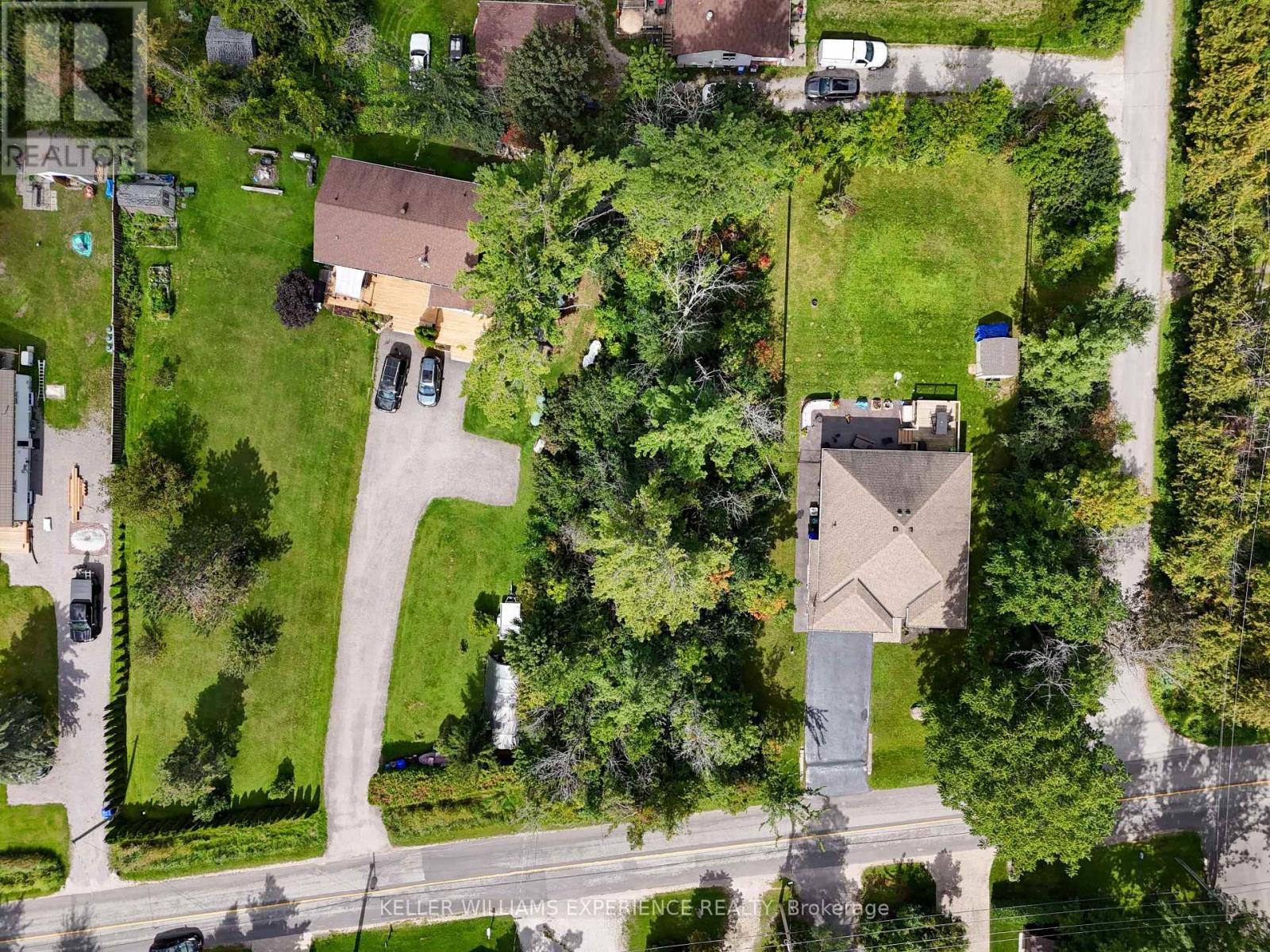108 Lakeshore Road E, Oro-Medonte, Ontario  L0L 2E0 - Photo 3 - S13781656