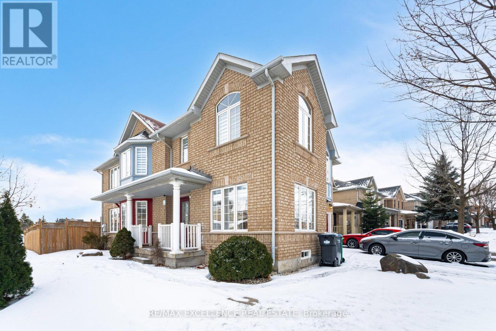 9 Continental Road, Brampton, Ontario  L7A 2H4 - Photo 3 - W13781528