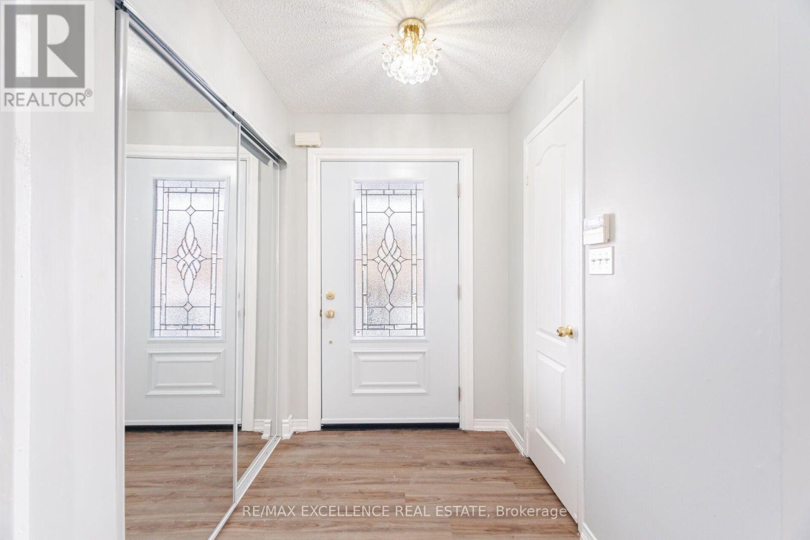 9 Continental Road, Brampton, Ontario  L7A 2H4 - Photo 5 - W13781528