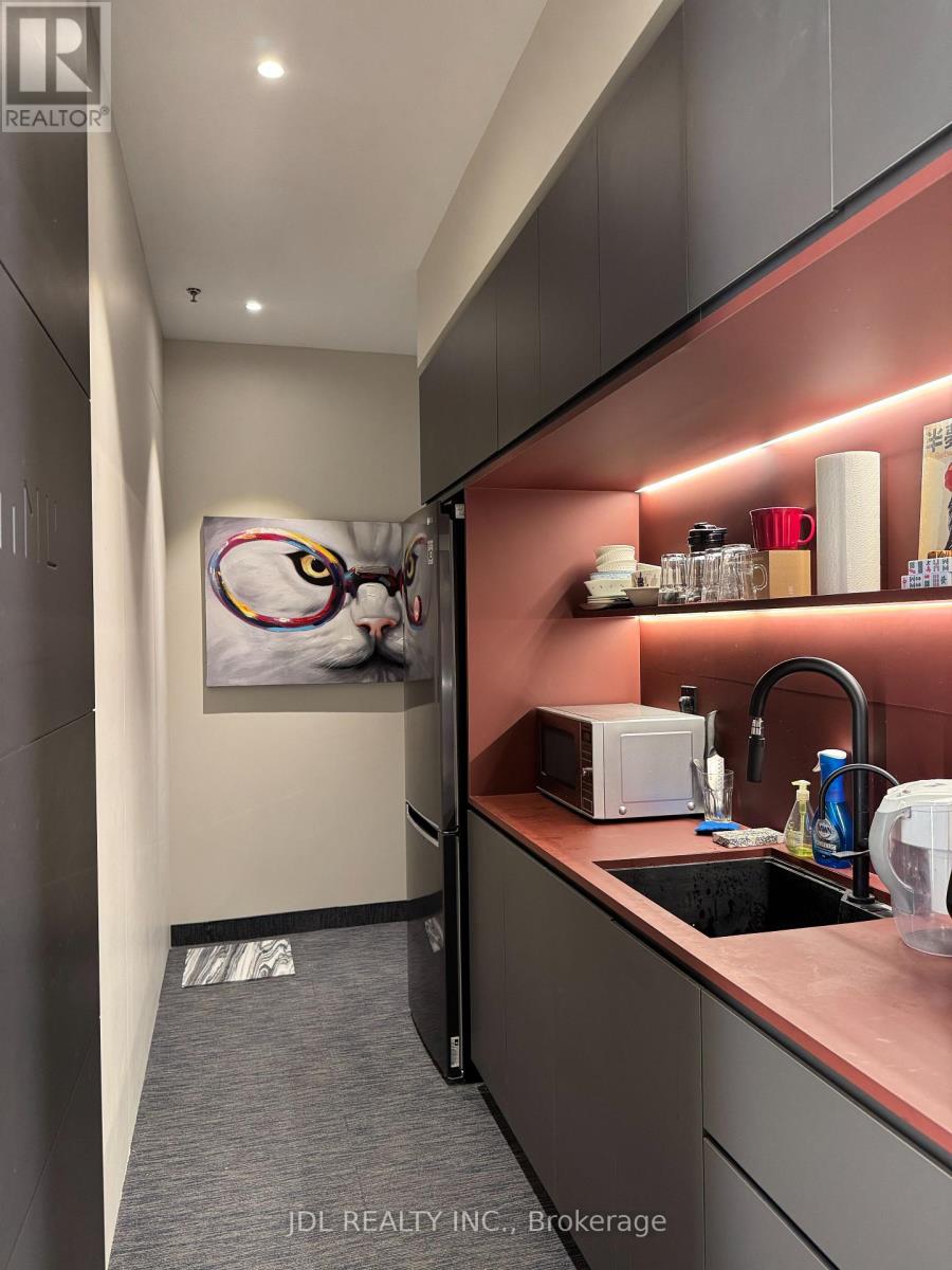 185 Bridgeland Avenue, Toronto, Ontario  M6A 1Y7 - Photo 11 - W13781600