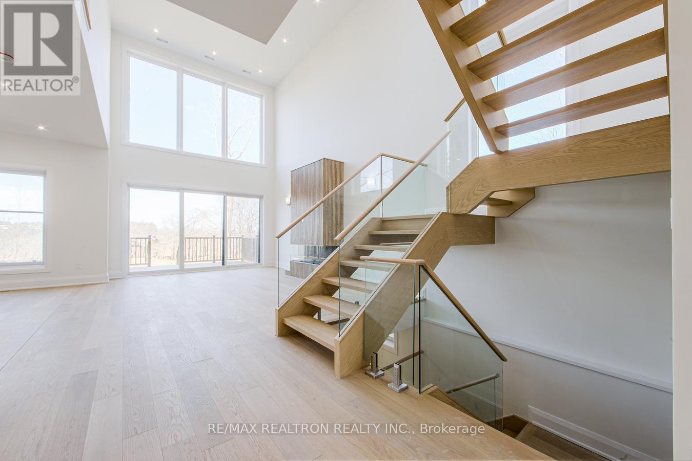 496 Duclos Point Road, Georgina, Ontario  L0E 1N0 - Photo 4 - N13739160