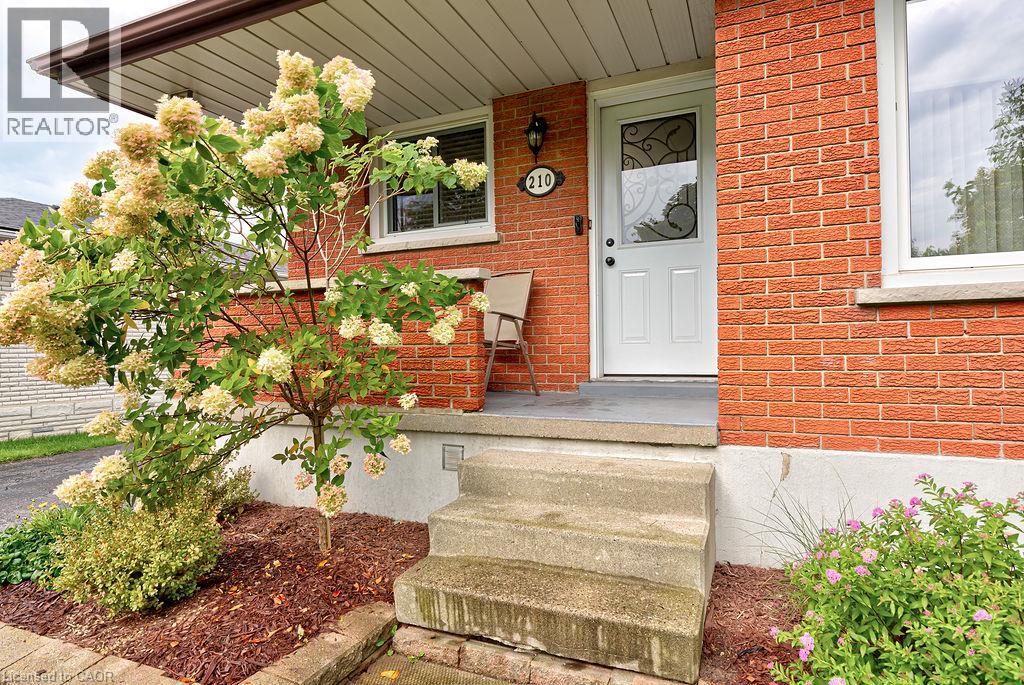 210 Shelley Drive, Kitchener, Ontario  N2C 1N1 - Photo 2 - 40862052