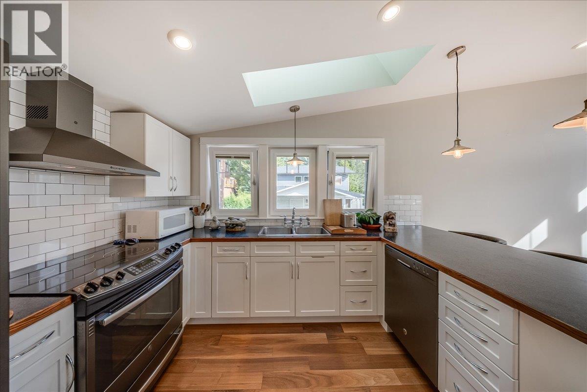 2460 Fourth Avenue, Rossland, British Columbia  V0G 1Y0 - Photo 42 - 10400638