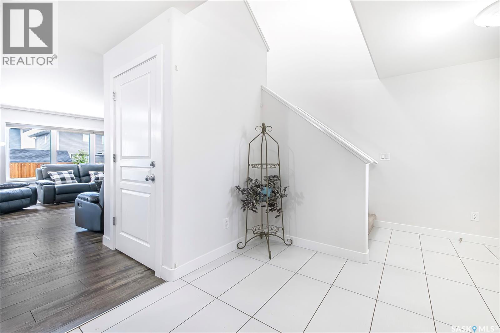 546 Kolynchuk Crescent, Saskatoon, Saskatchewan  S7T 0V9 - Photo 10 - SK048394