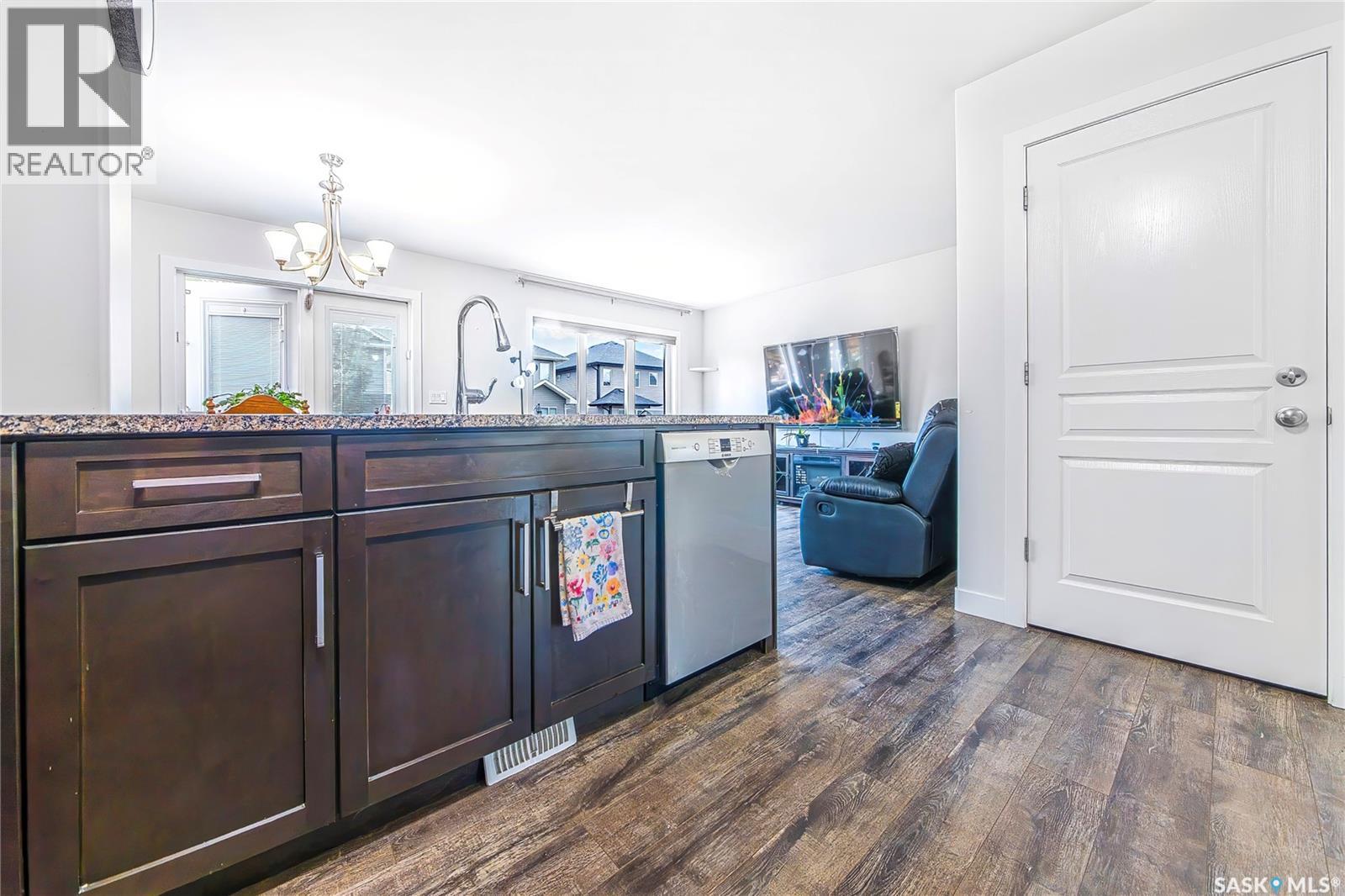 546 Kolynchuk Crescent, Saskatoon, Saskatchewan  S7T 0V9 - Photo 13 - SK048394