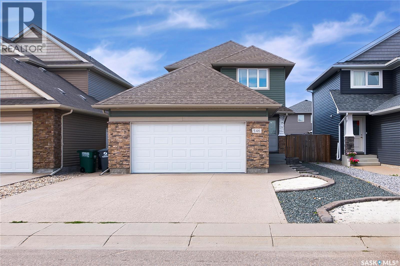 546 Kolynchuk Crescent, Saskatoon, Saskatchewan  S7T 0V9 - Photo 3 - SK048394