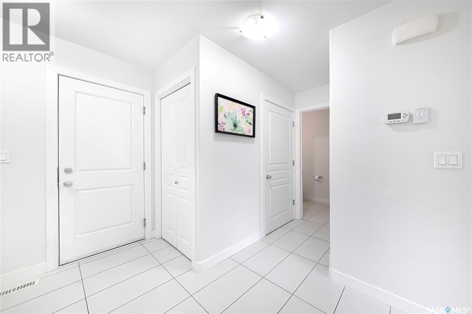 546 Kolynchuk Crescent, Saskatoon, Saskatchewan  S7T 0V9 - Photo 8 - SK048394