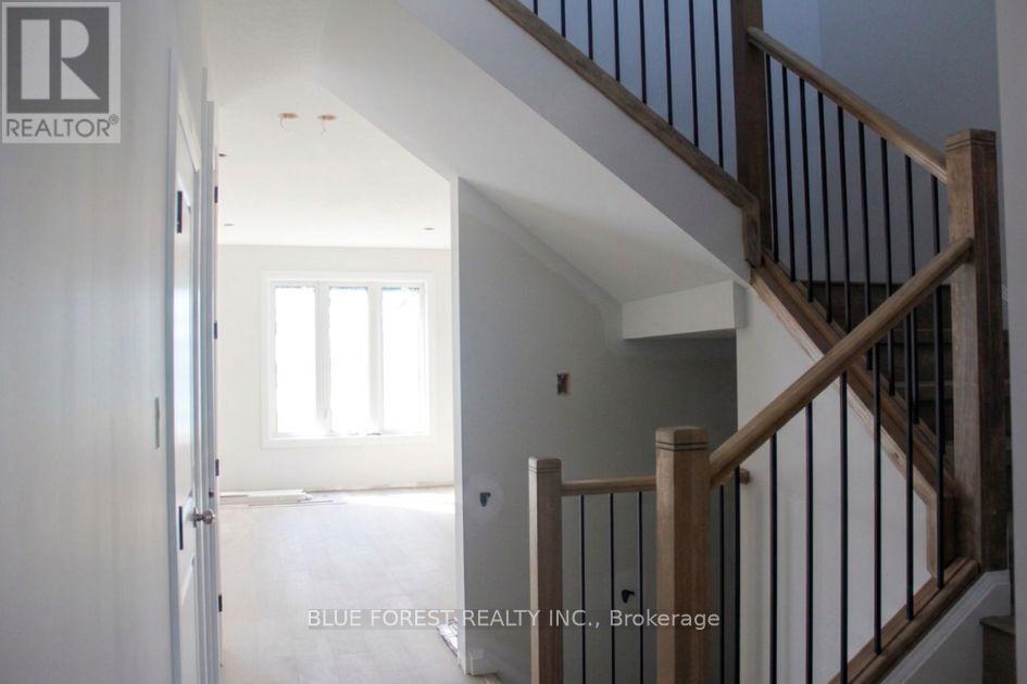 288 Ashford Street, Central Elgin, Ontario N0L 1B0 - Photo 4 - X13781706