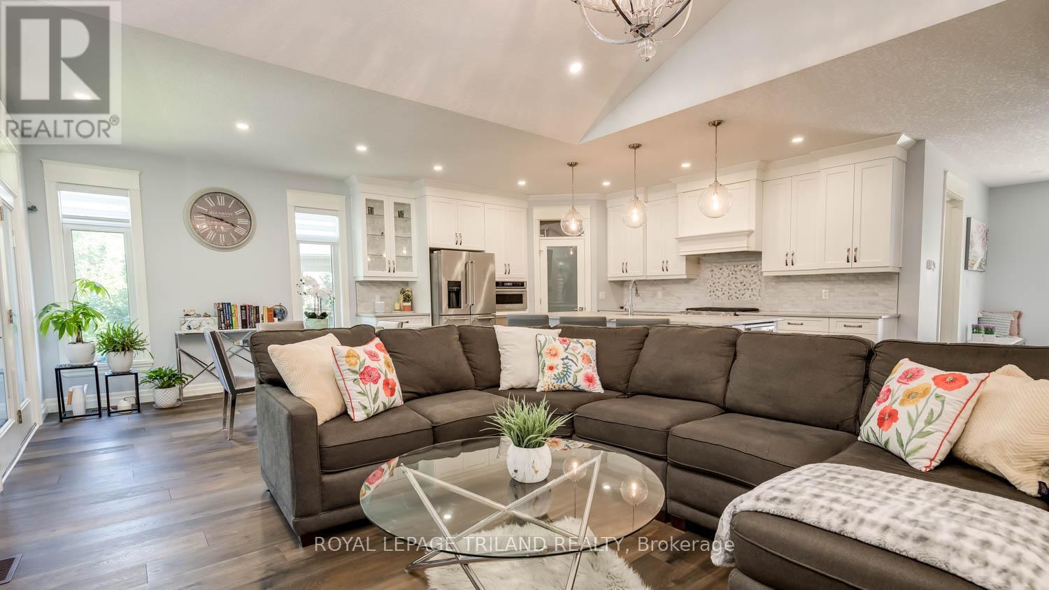 37 Ashby Crescent, Strathroy-Caradoc (Sw), Ontario  N7G 0A7 - Photo 13 - X13781710