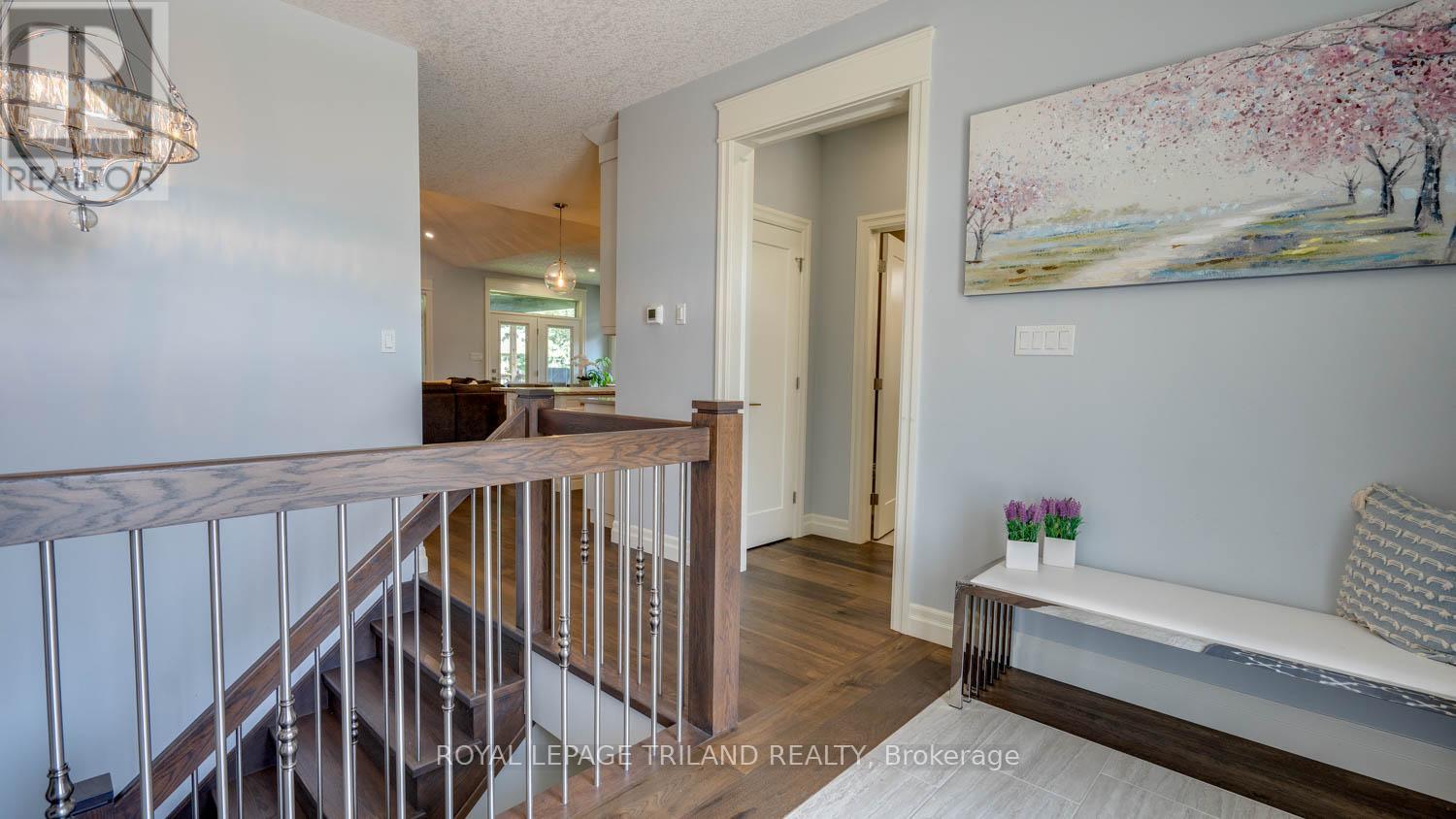 37 Ashby Crescent, Strathroy-Caradoc (Sw), Ontario  N7G 0A7 - Photo 4 - X13781710