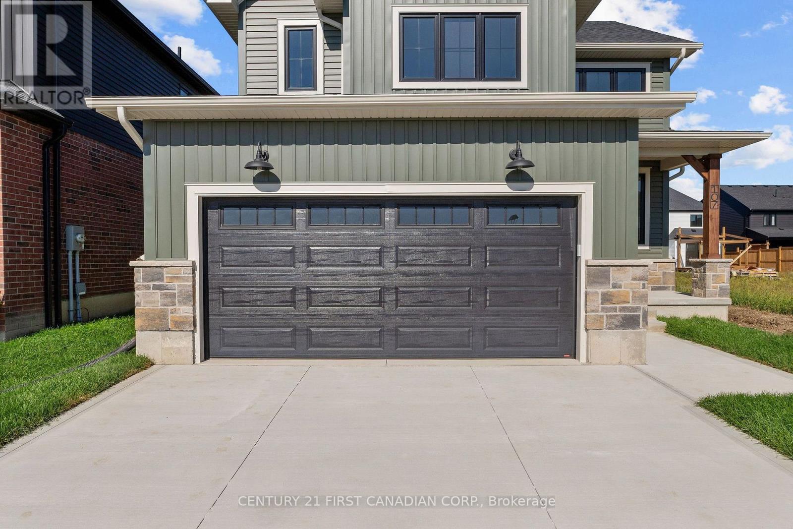 107 Sheldabren Street, North Middlesex, Ontario  N0M 1A0 - Photo 6 - X13781838