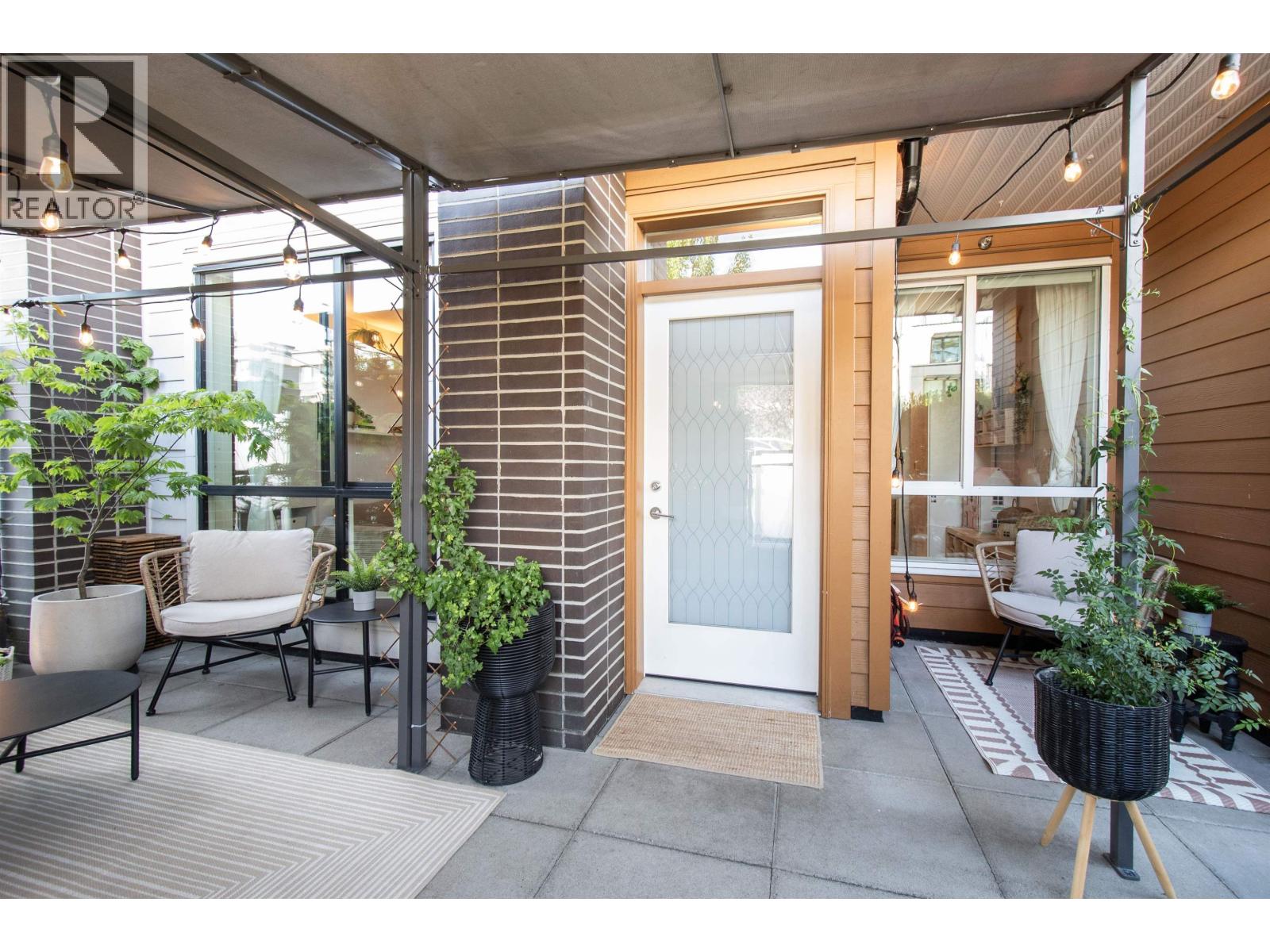 111 615 E 3rd Street, North Vancouver, British Columbia  V7L 0G3 - Photo 1 - R3162215