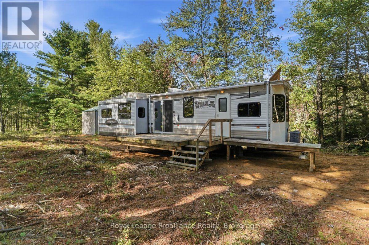 292 Hartin Road, Addington Highlands, Ontario  K0H 2G0 - Photo 12 - X13781524