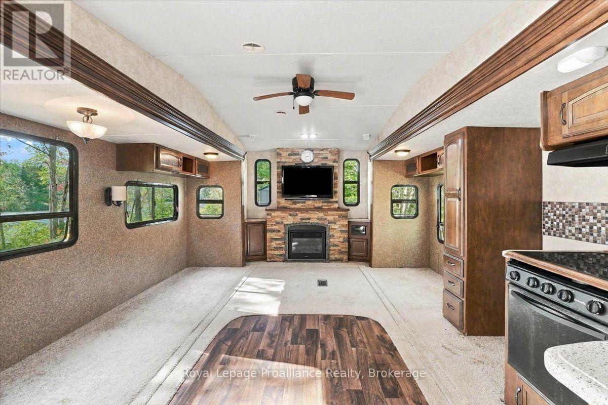 292 Hartin Road, Addington Highlands, Ontario  K0H 2G0 - Photo 7 - X13781524