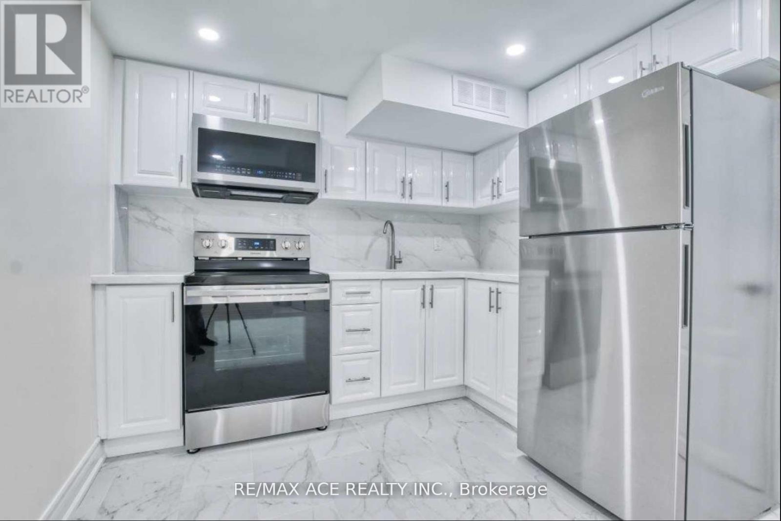 Bsmt - 17 Brewton Road, Toronto, Ontario  M1G 1W2 - Photo 5 - E13781716