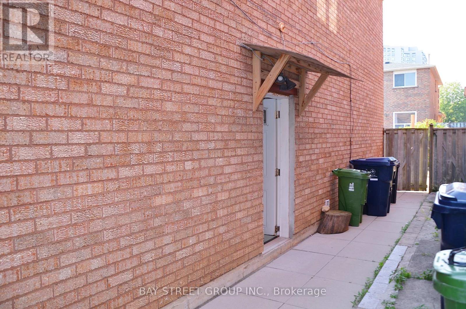 58 Alanbull Square, Toronto, Ontario  M1V 4M1 - Photo 2 - E13781868