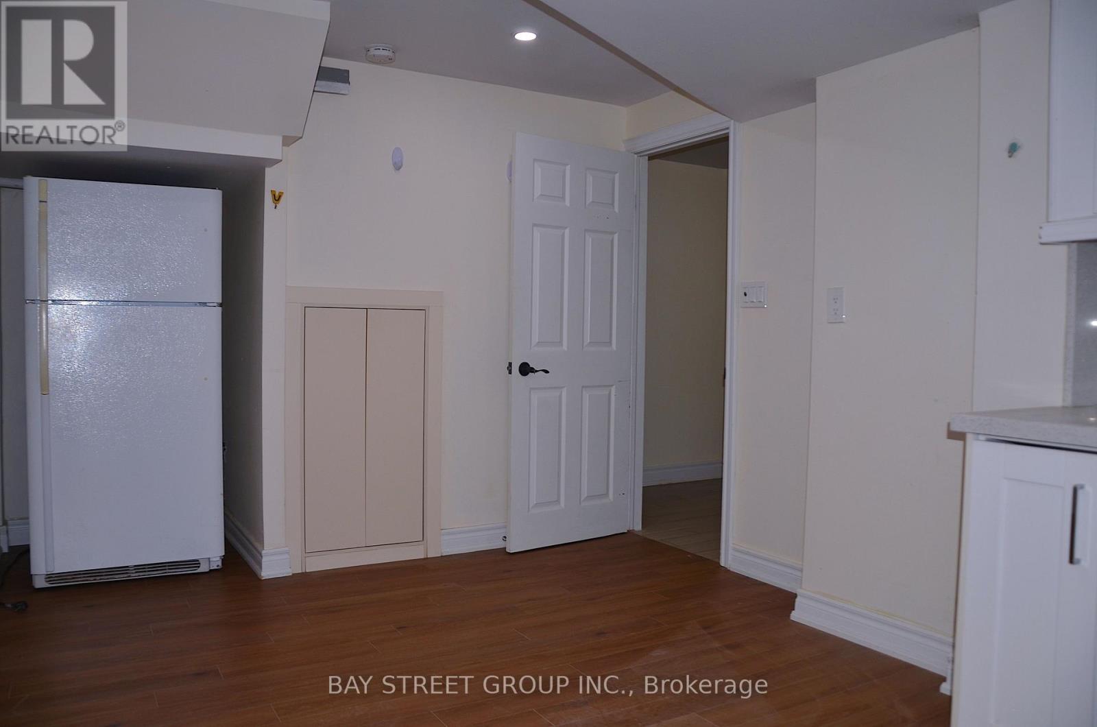 58 Alanbull Square, Toronto, Ontario  M1V 4M1 - Photo 4 - E13781868
