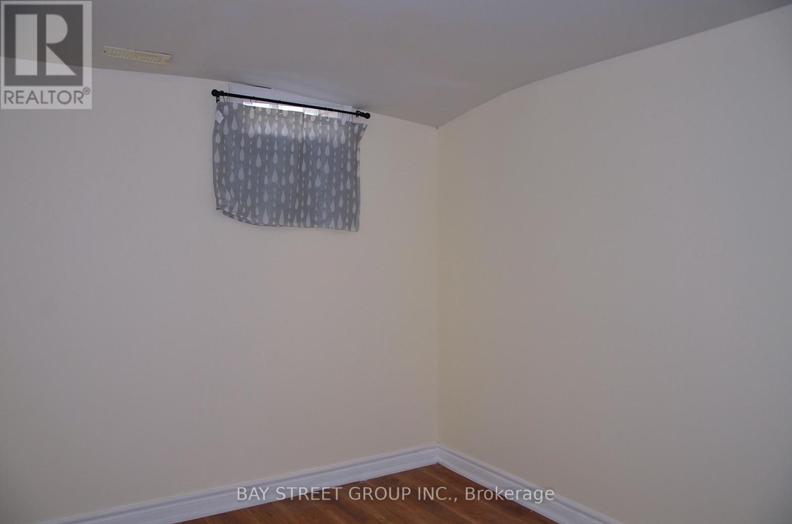 58 Alanbull Square, Toronto, Ontario  M1V 4M1 - Photo 5 - E13781868