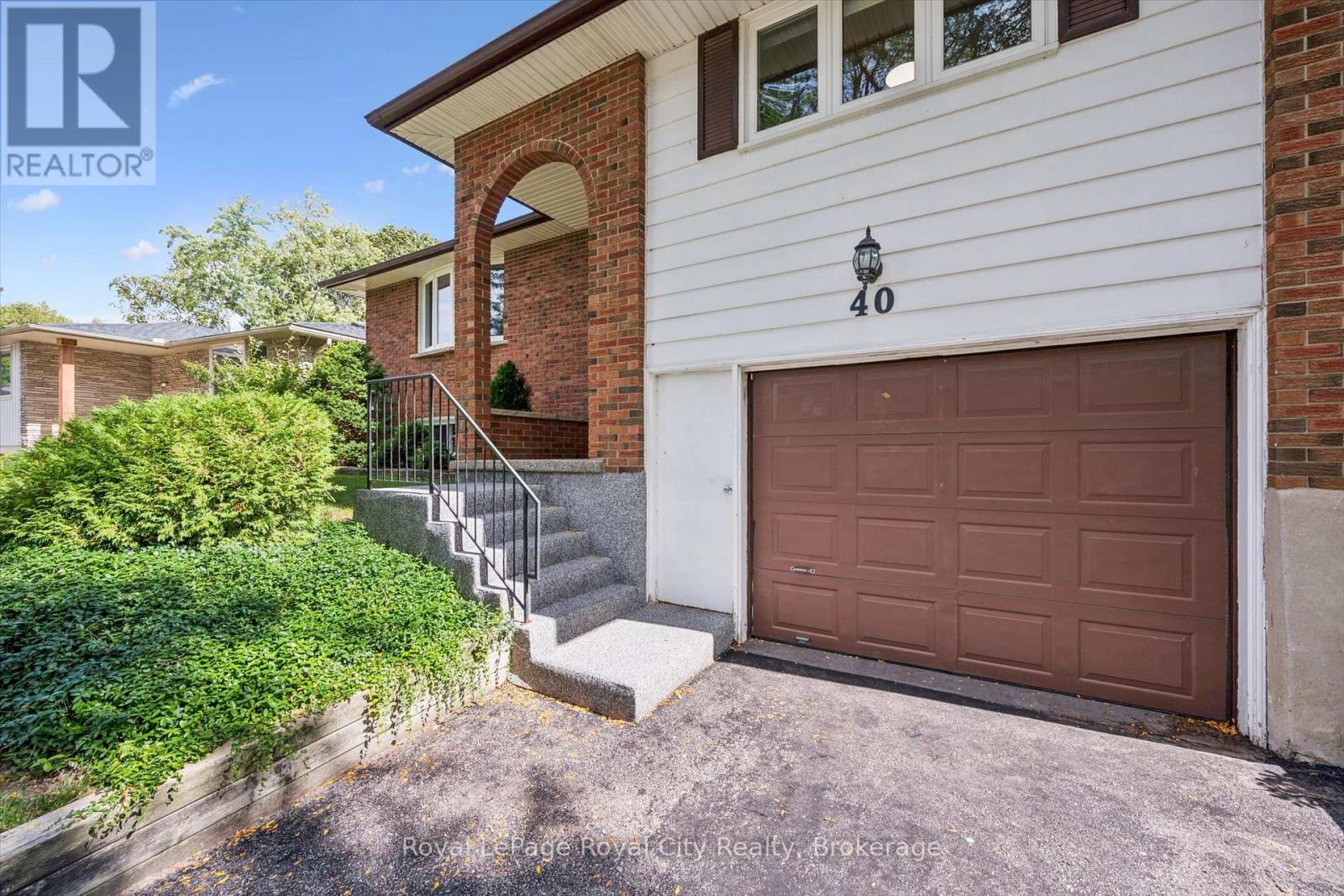 40 Bishop Court, Guelph, Ontario  N1G 2R9 - Photo 2 - X13781712