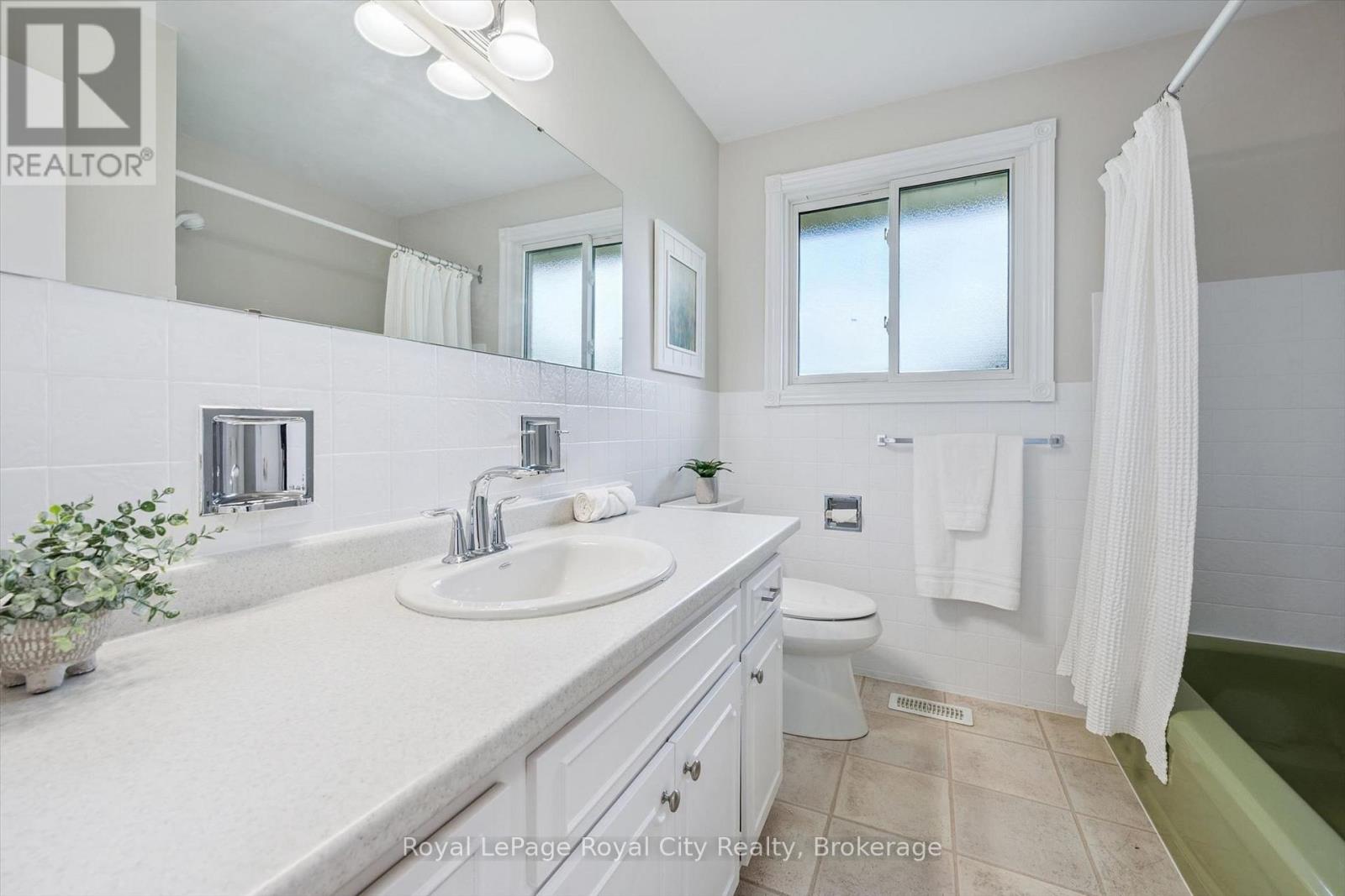 40 Bishop Court, Guelph, Ontario  N1G 2R9 - Photo 21 - X13781712