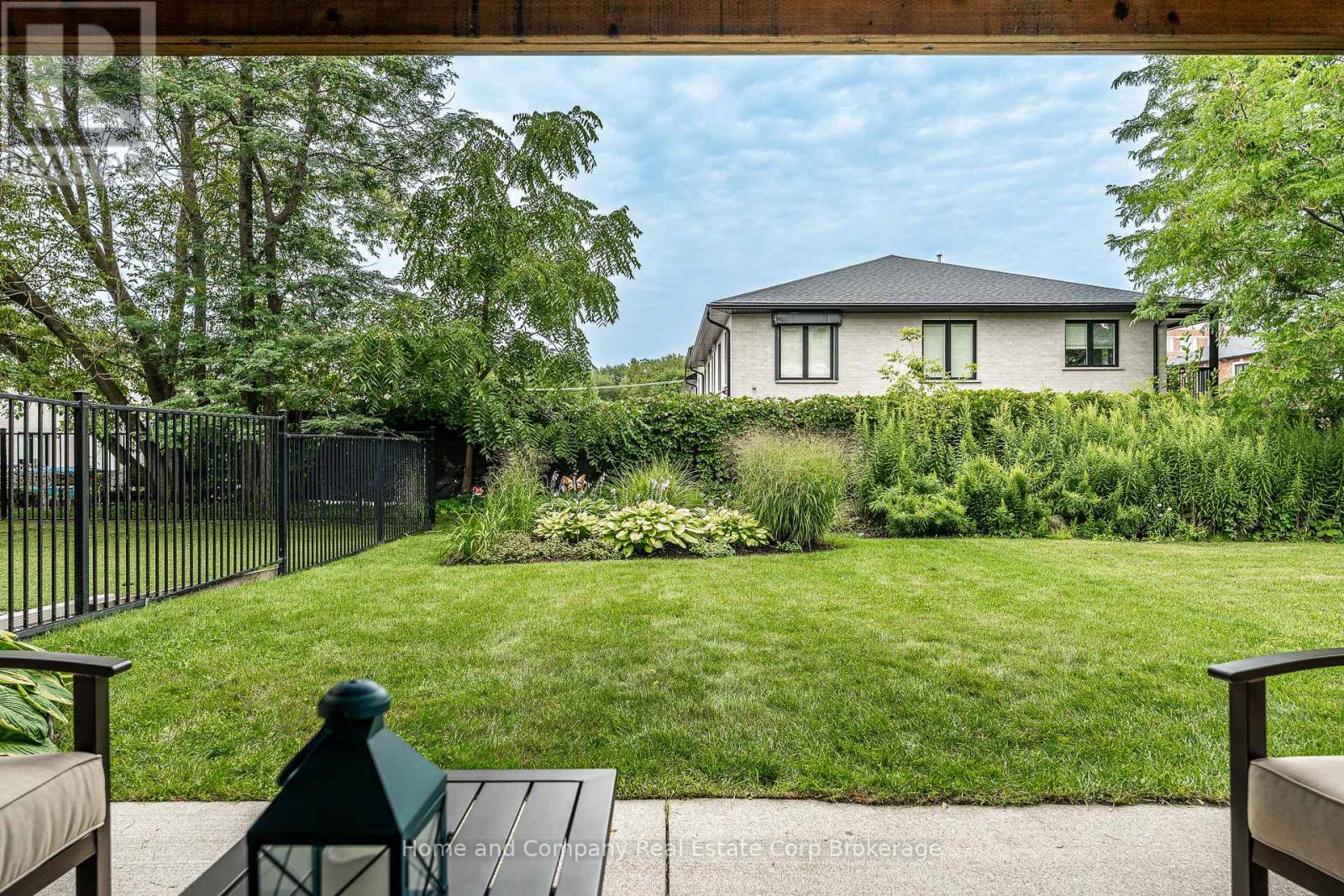 26 Harrison Street, Stratford, Ontario  N5A 0A4 - Photo 5 - X13781784