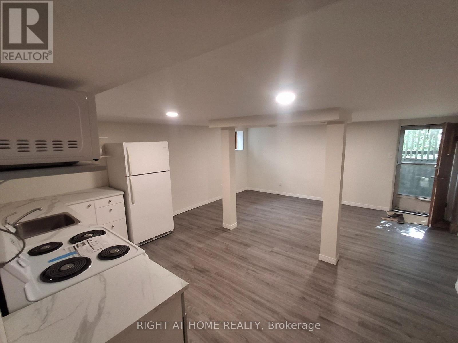 Basement - 109 Furnival Road S, Toronto, Ontario  M4B 1W6 - Photo 2 - E13735132