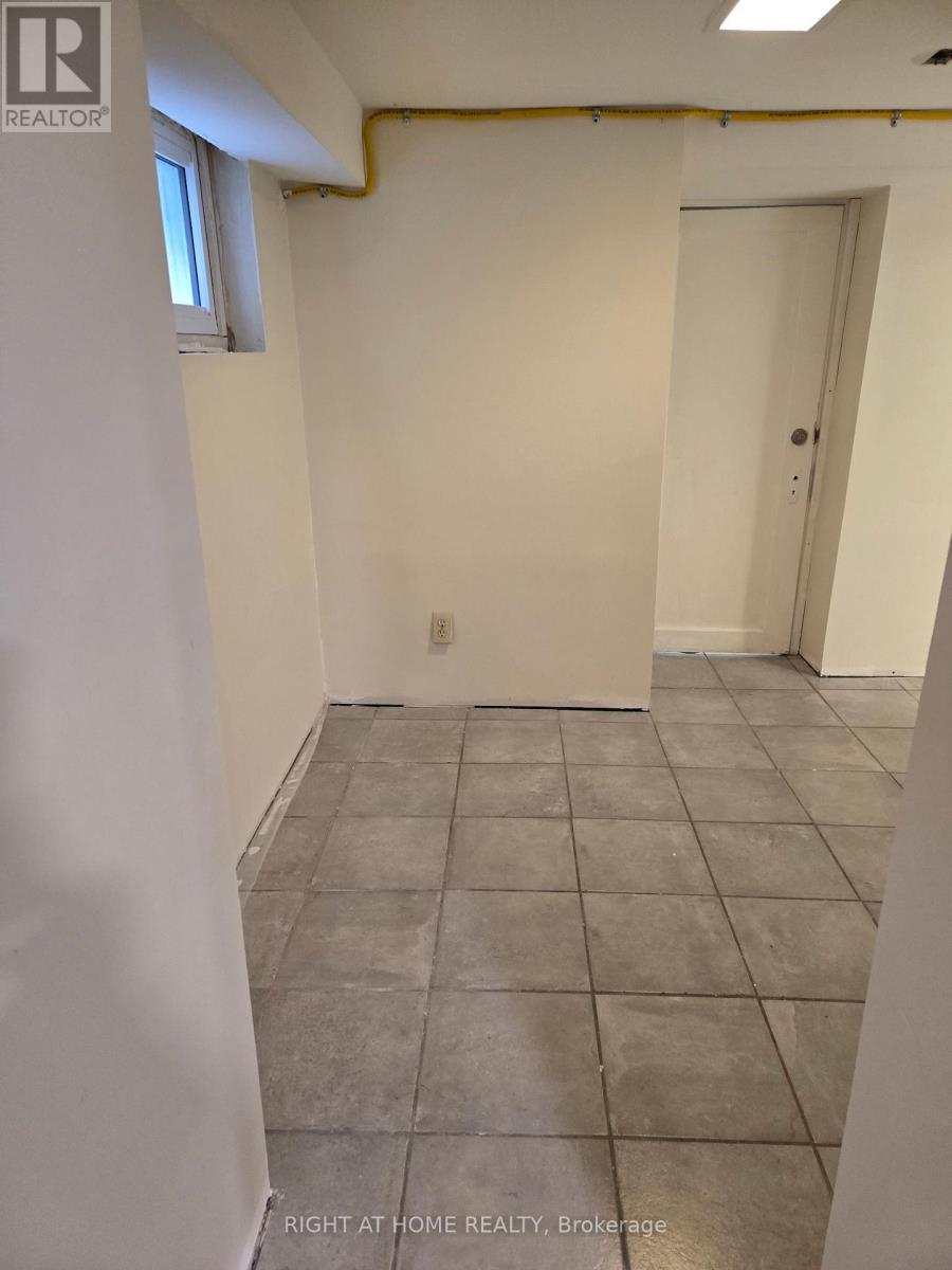 Basement - 109 Furnival Road S, Toronto, Ontario  M4B 1W6 - Photo 7 - E13735132