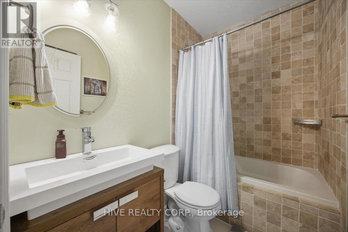 D - 957 Broadview Avenue, Toronto, Ontario  M4K 2R5 - Photo 15 - E13781878
