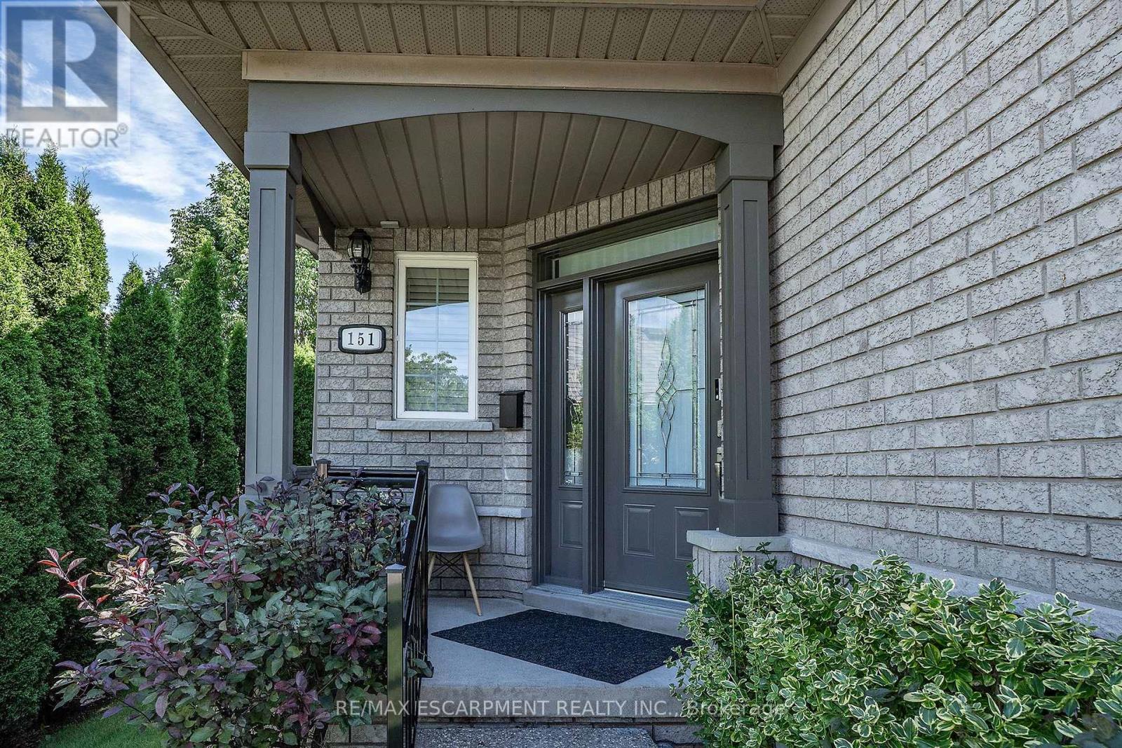 151 Moore Crescent, Hamilton, Ontario  L9G 4Z9 - Photo 3 - X13769478