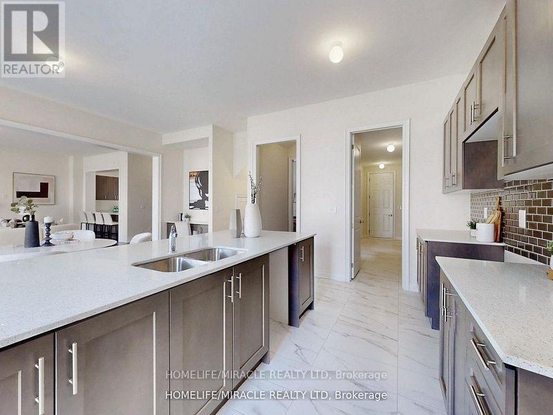 25 Joiner Circle, Whitchurch-Stouffville, Ontario  L4A 4W9 - Photo 17 - N13781762