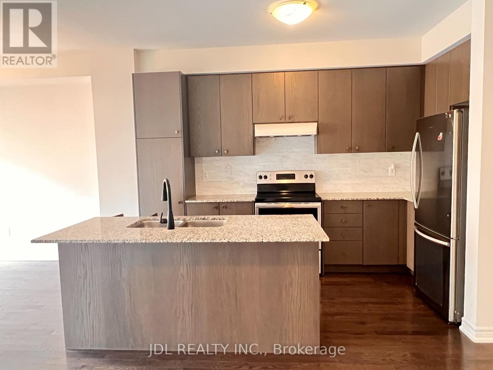 6 Twinflower Lane, Richmond Hill (Oak Ridges Lake Wilcox), Ontario  L4E 1E7 - Photo 11 - N13781796