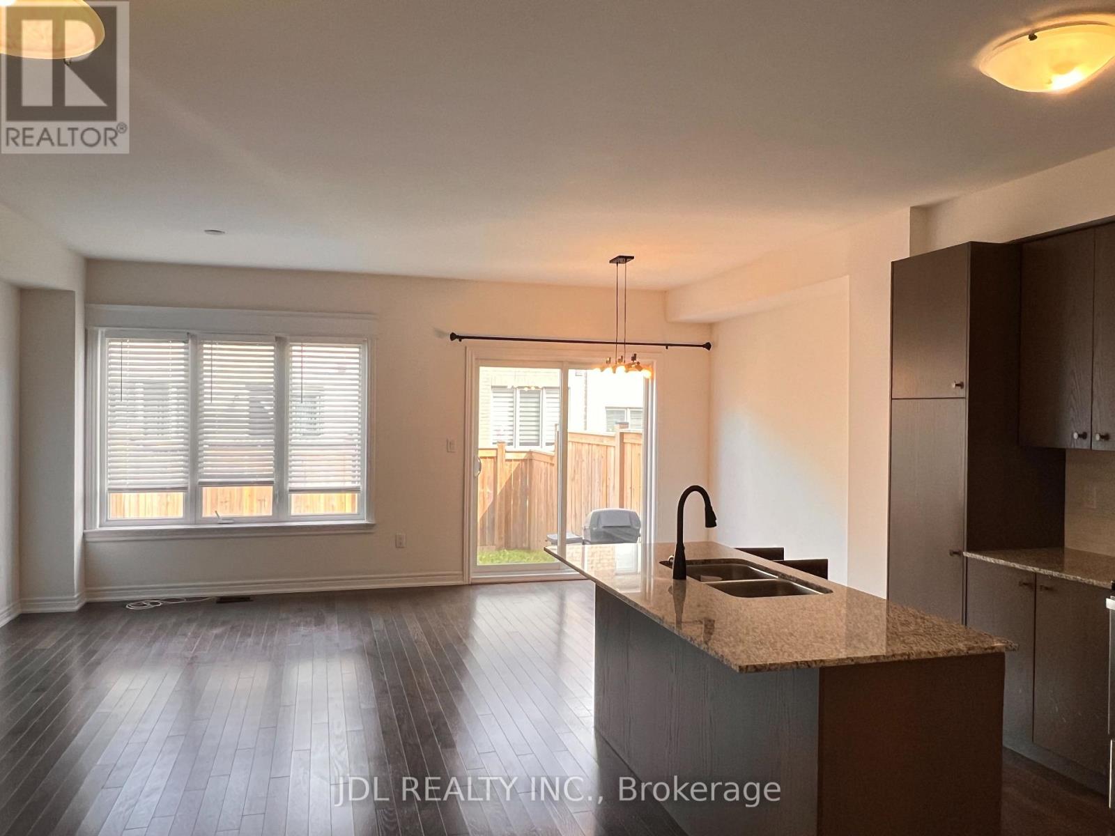 6 Twinflower Lane, Richmond Hill (Oak Ridges Lake Wilcox), Ontario  L4E 1E7 - Photo 12 - N13781796