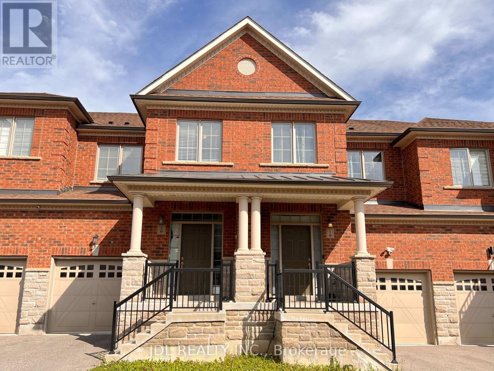 6 Twinflower Lane, Richmond Hill (Oak Ridges Lake Wilcox), Ontario  L4E 1E7 - Photo 2 - N13781796