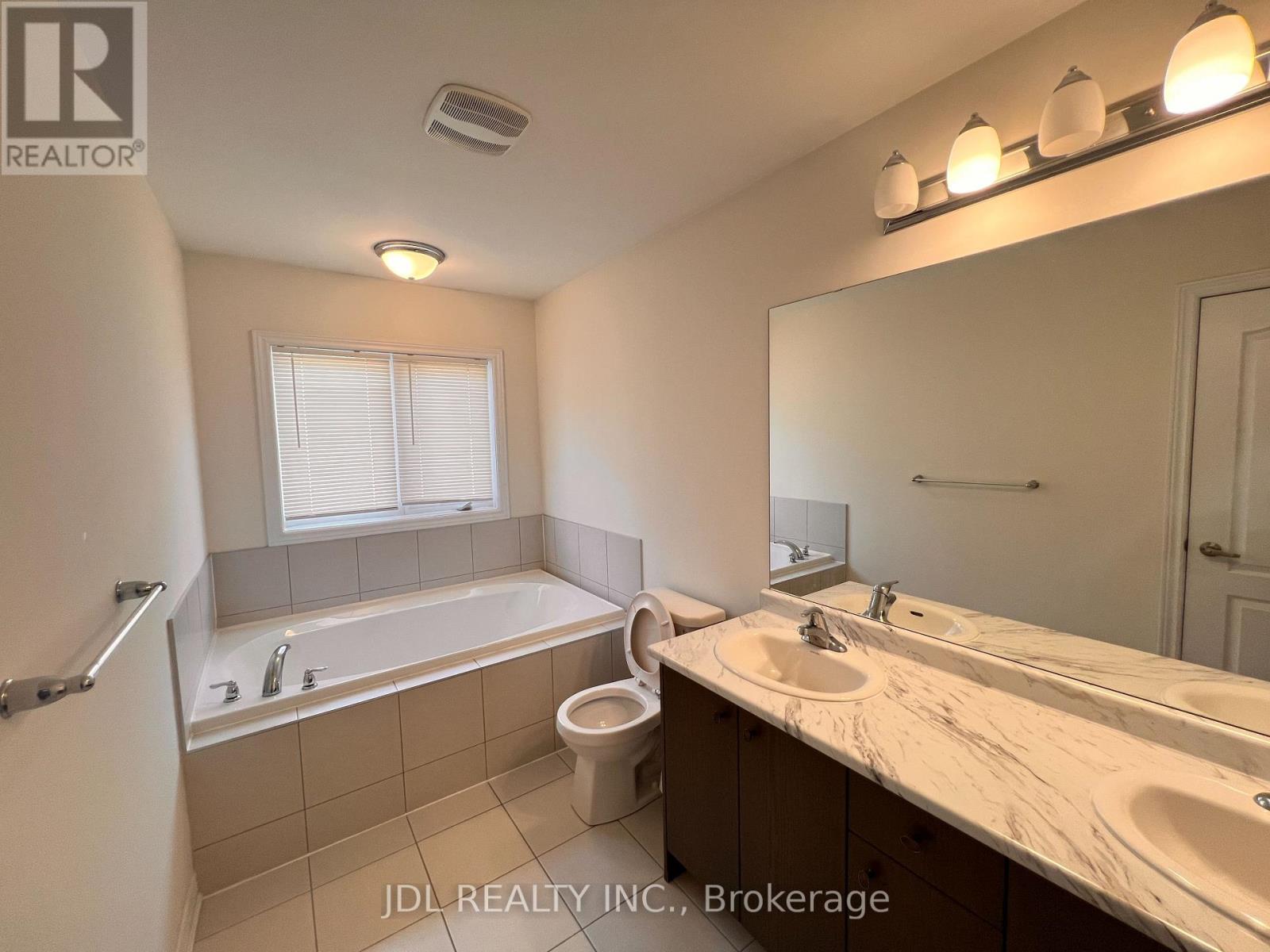 6 Twinflower Lane, Richmond Hill (Oak Ridges Lake Wilcox), Ontario  L4E 1E7 - Photo 24 - N13781796