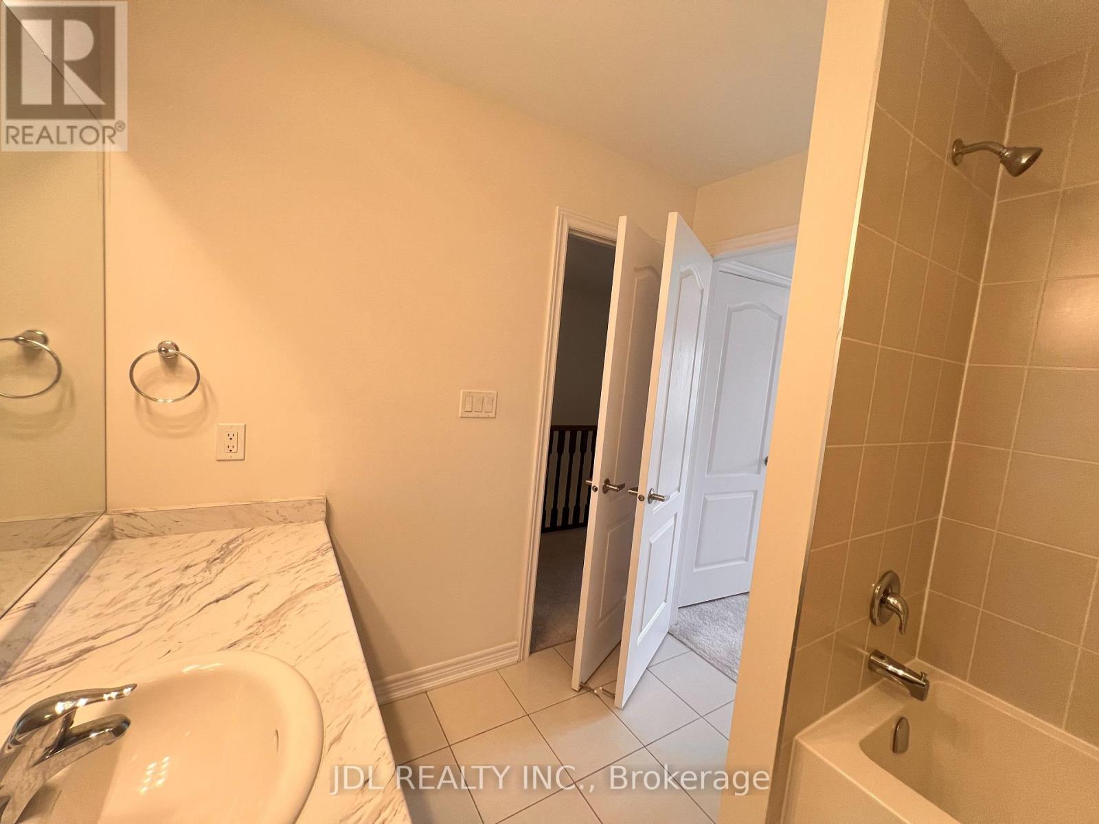 6 Twinflower Lane, Richmond Hill (Oak Ridges Lake Wilcox), Ontario  L4E 1E7 - Photo 28 - N13781796