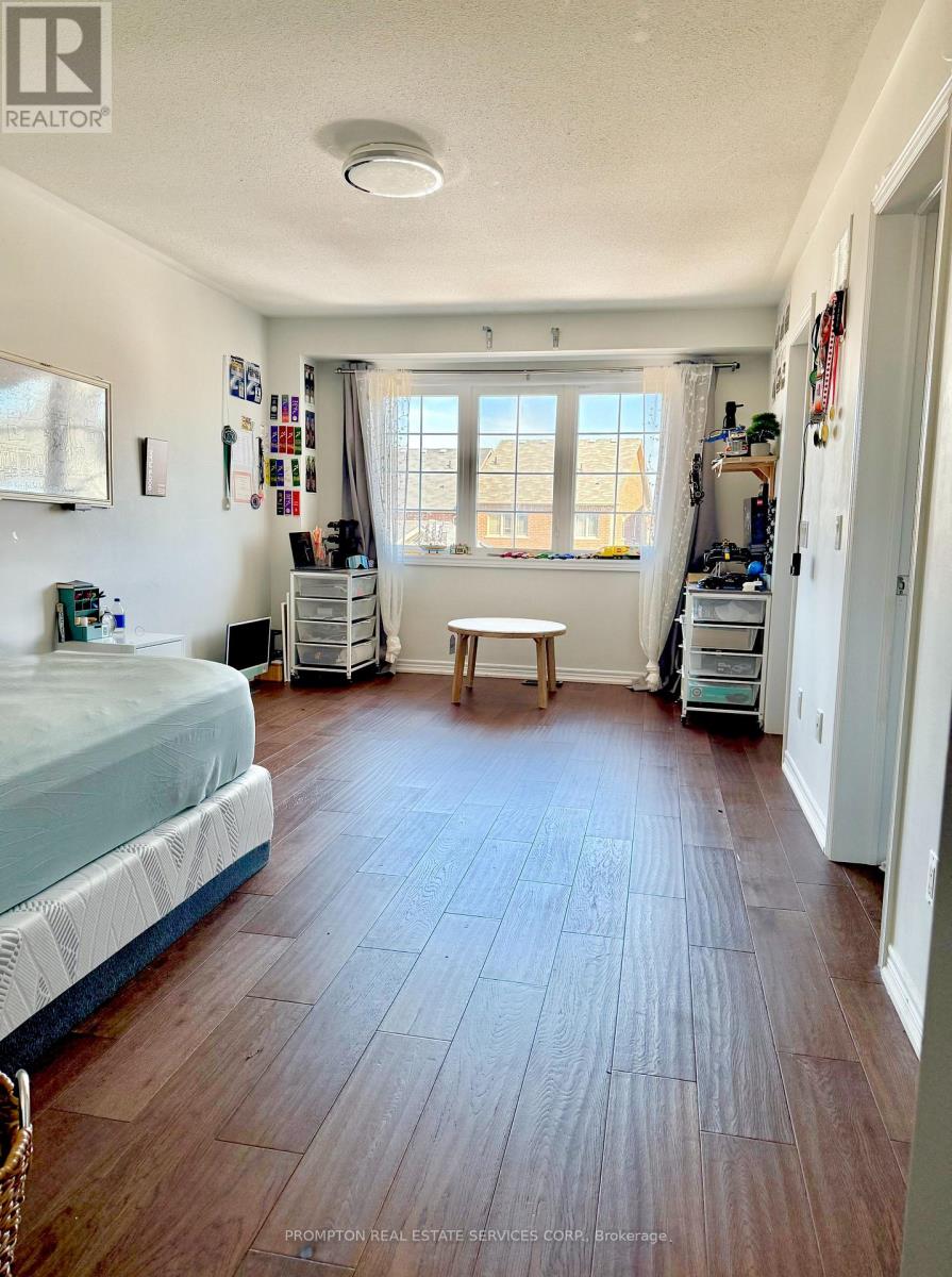 MASTER BEDROOM - 33 BERRYMAN LANE