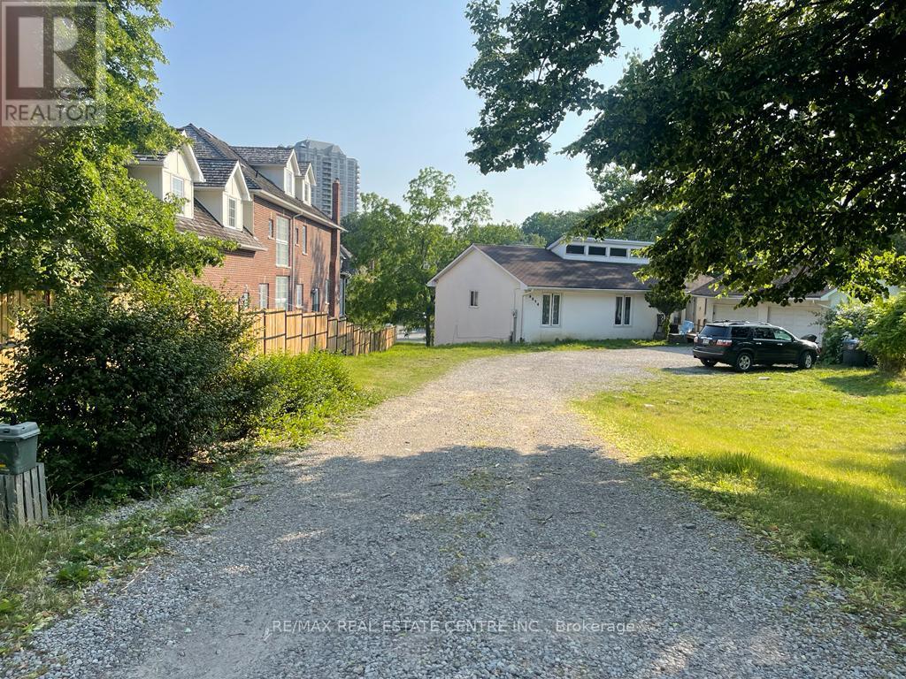 3274 Mississauga Road, Mississauga, Ontario  L5L 1J4 - Photo 3 - W13781732