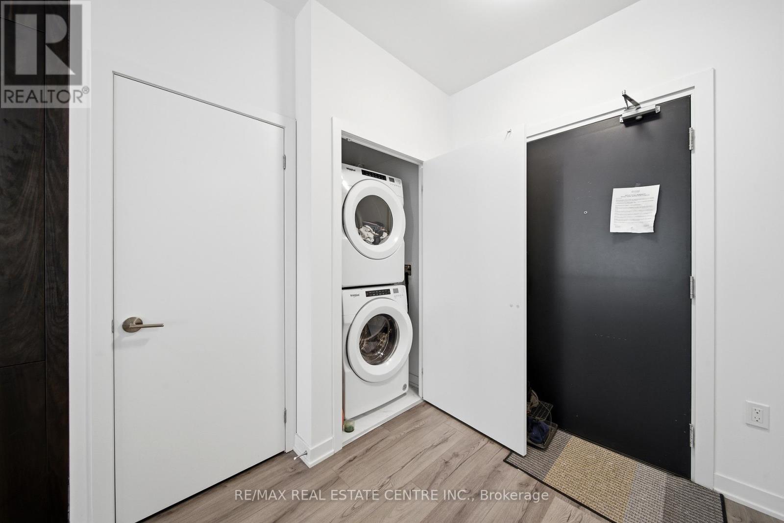 221 - 395 Dundas Street W, Oakville, Ontario  L6M 4M2 - Photo 11 - W13781780