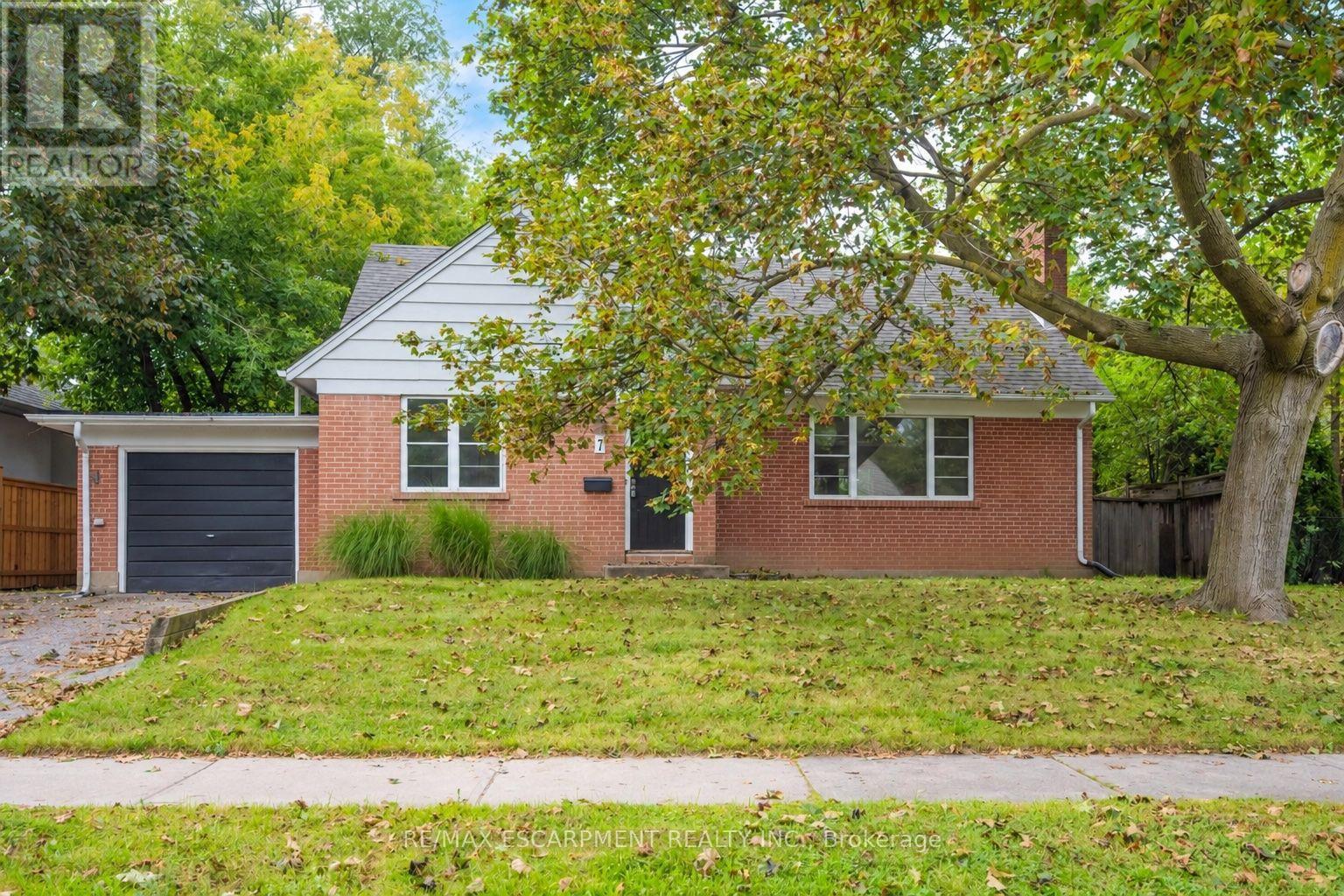 7 Washington Avenue, Oakville, Ontario  L6K 1W5 - Photo 1 - W13781814