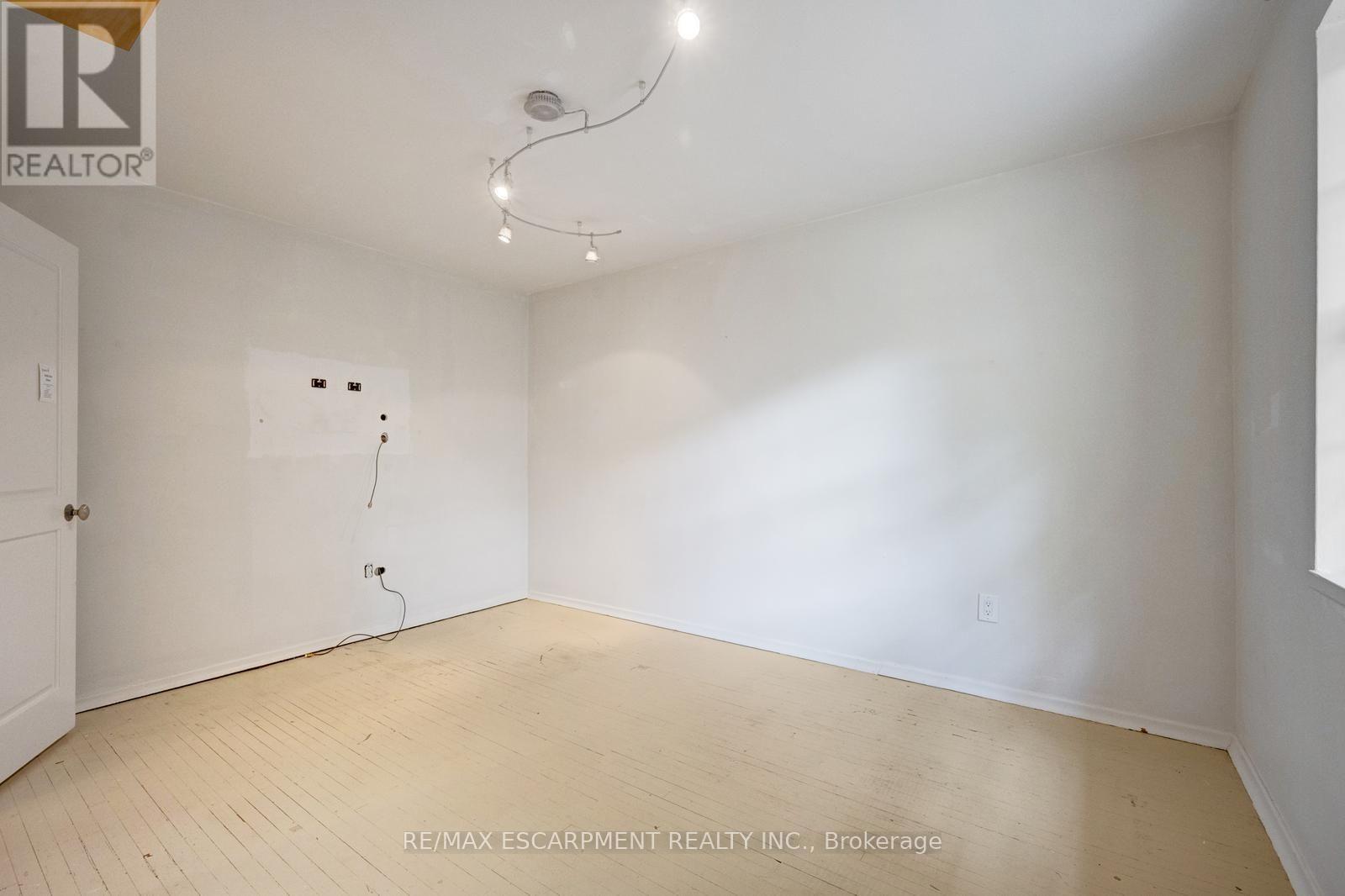 7 Washington Avenue, Oakville, Ontario  L6K 1W5 - Photo 19 - W13781814