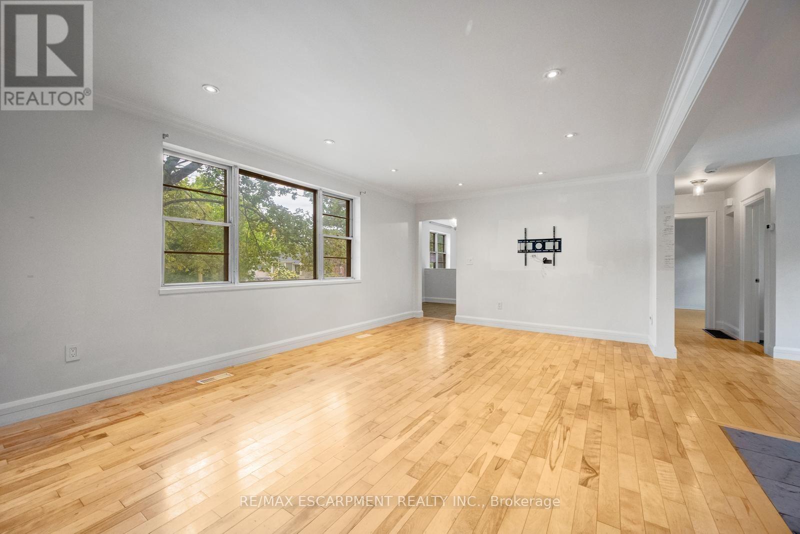 7 Washington Avenue, Oakville, Ontario  L6K 1W5 - Photo 7 - W13781814