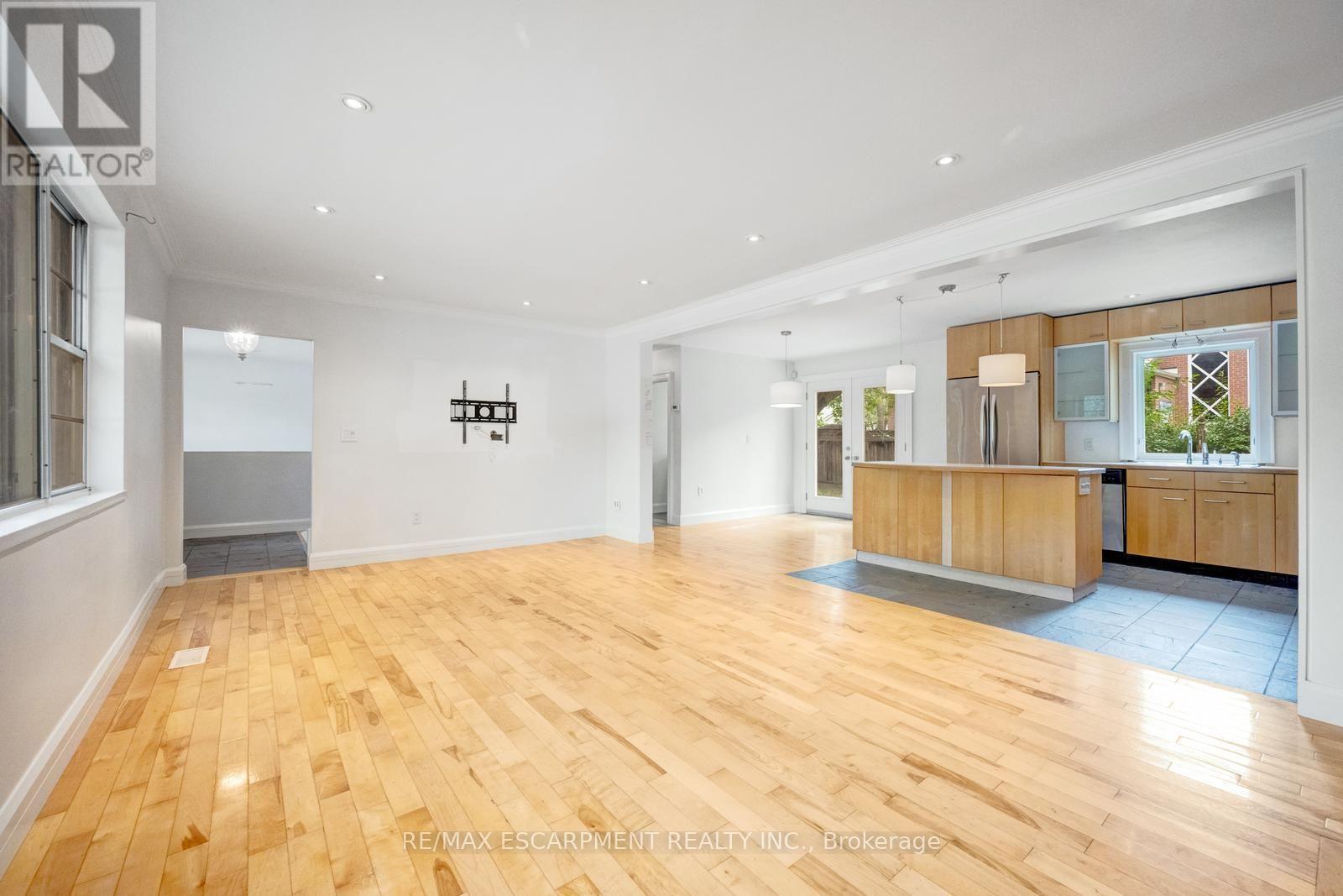 7 Washington Avenue, Oakville, Ontario  L6K 1W5 - Photo 8 - W13781814