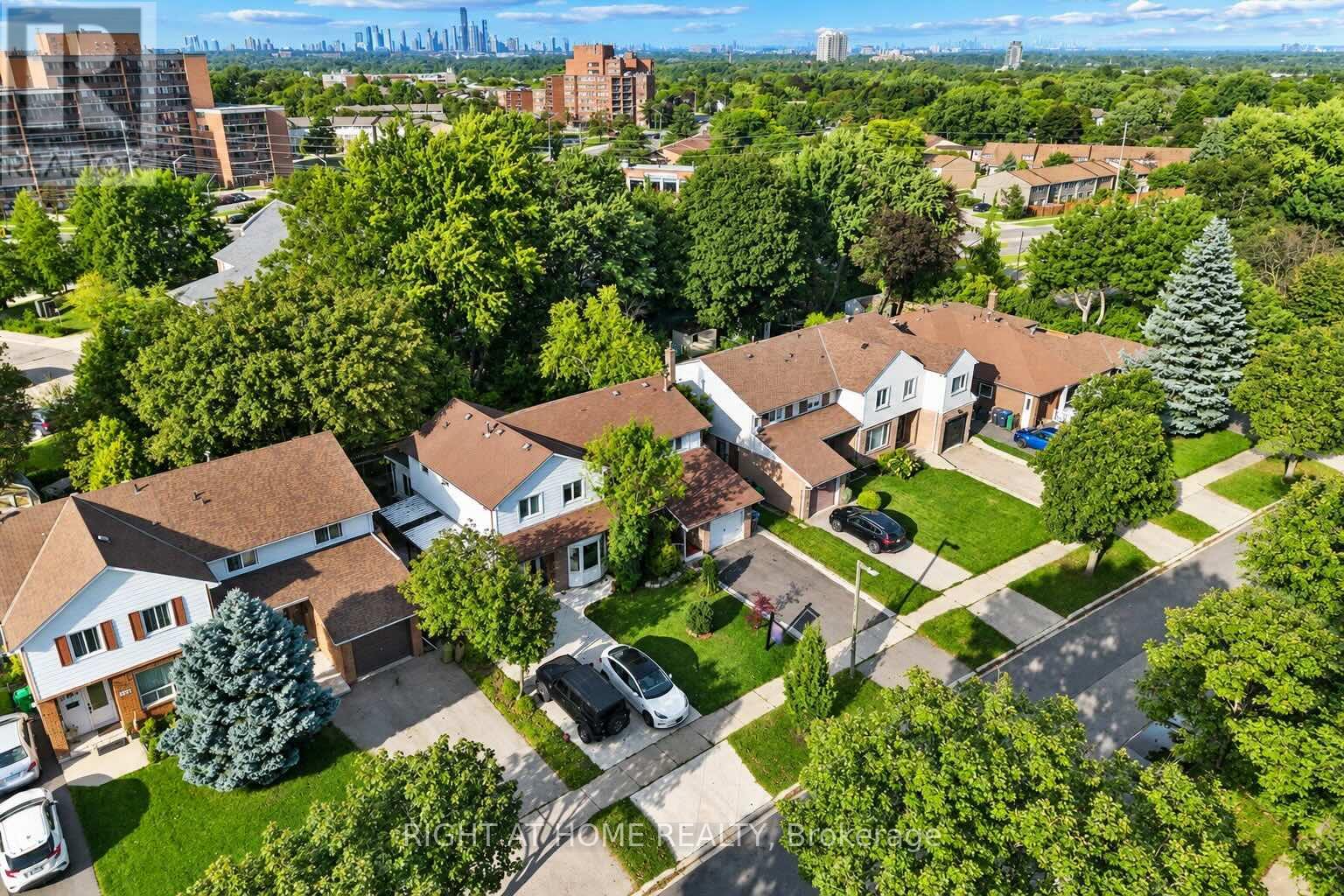 3363 Masthead Crescent, Mississauga, Ontario  L5L 1G9 - Photo 2 - W13781848