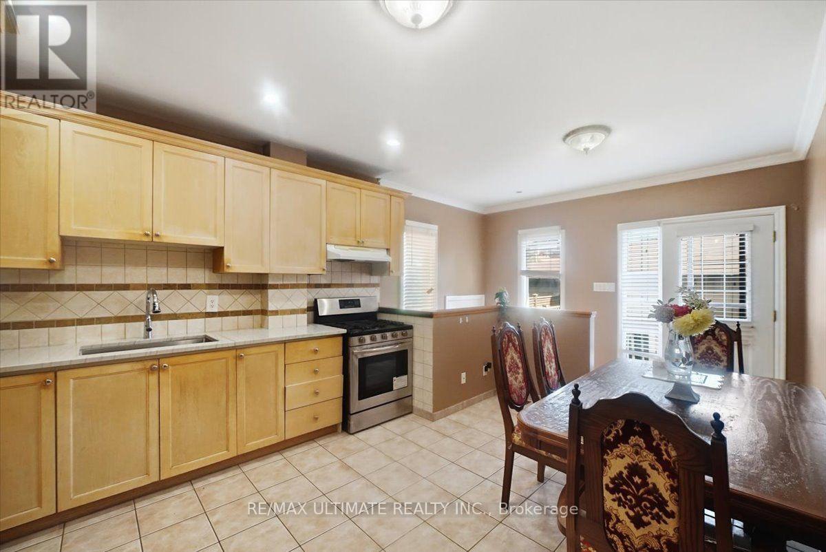 299 Delaware Avenue, Toronto, Ontario  M6H 2T7 - Photo 10 - W13781858