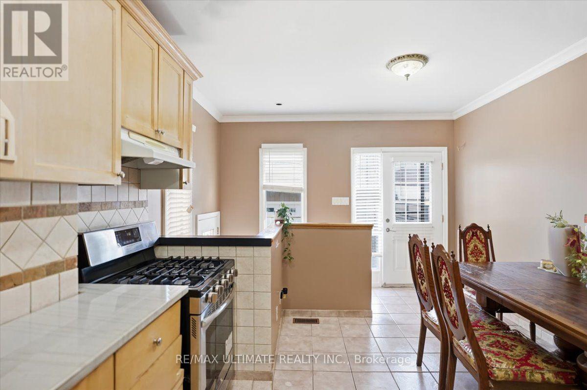 299 Delaware Avenue, Toronto, Ontario  M6H 2T7 - Photo 11 - W13781858