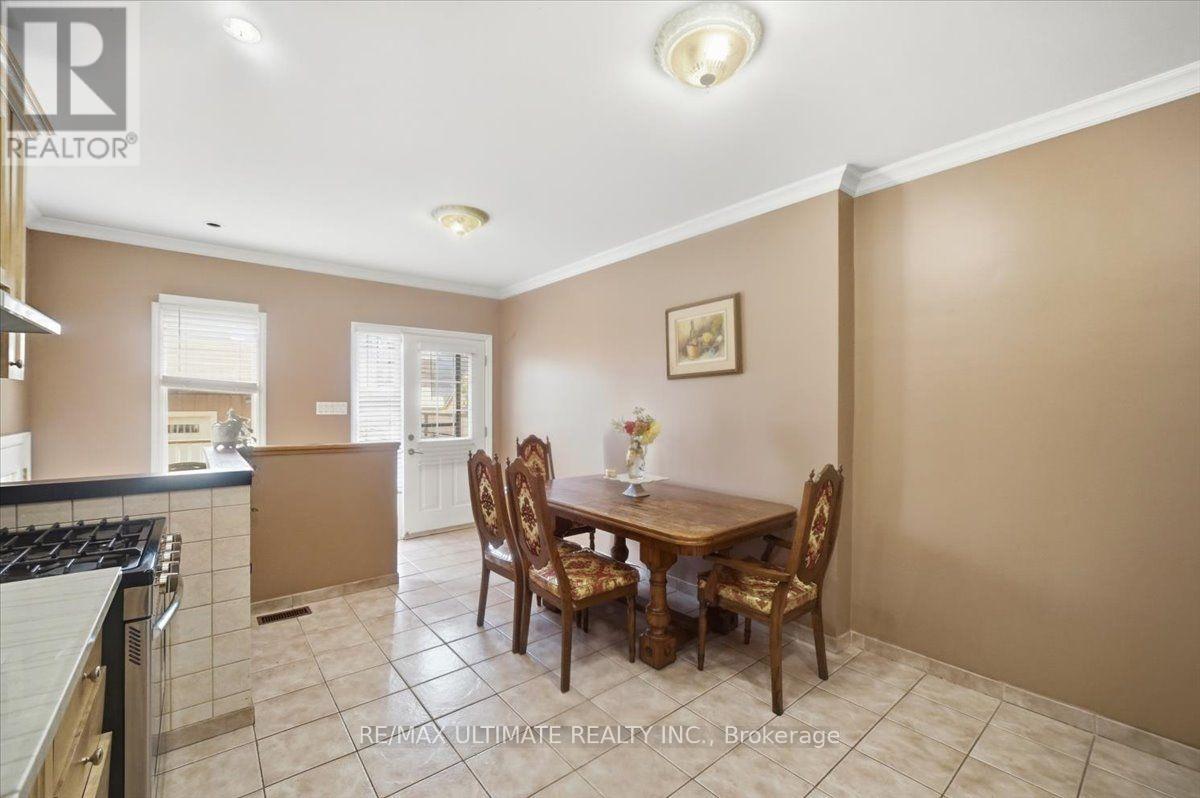 299 Delaware Avenue, Toronto, Ontario  M6H 2T7 - Photo 13 - W13781858