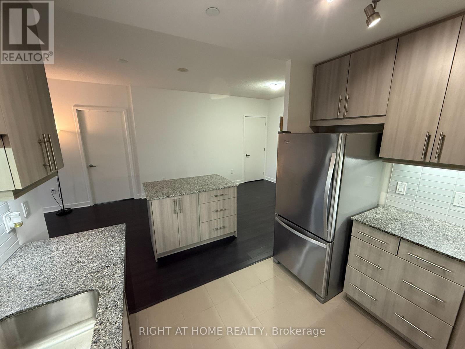 3975 Grand Park Drive, Mississauga, Ontario  L5B 0K4 - Photo 15 - W13781860