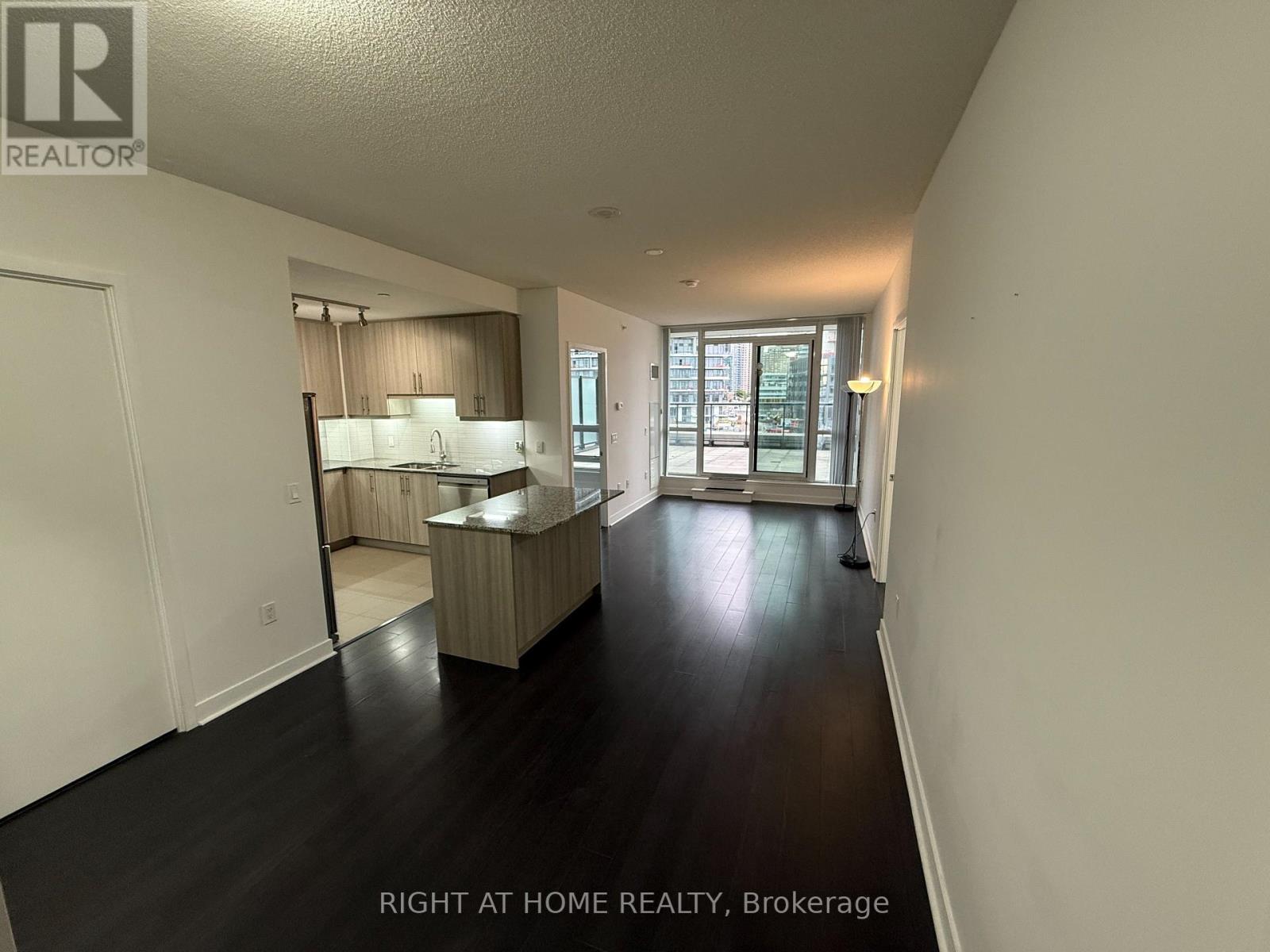 3975 Grand Park Drive, Mississauga, Ontario  L5B 0K4 - Photo 8 - W13781860